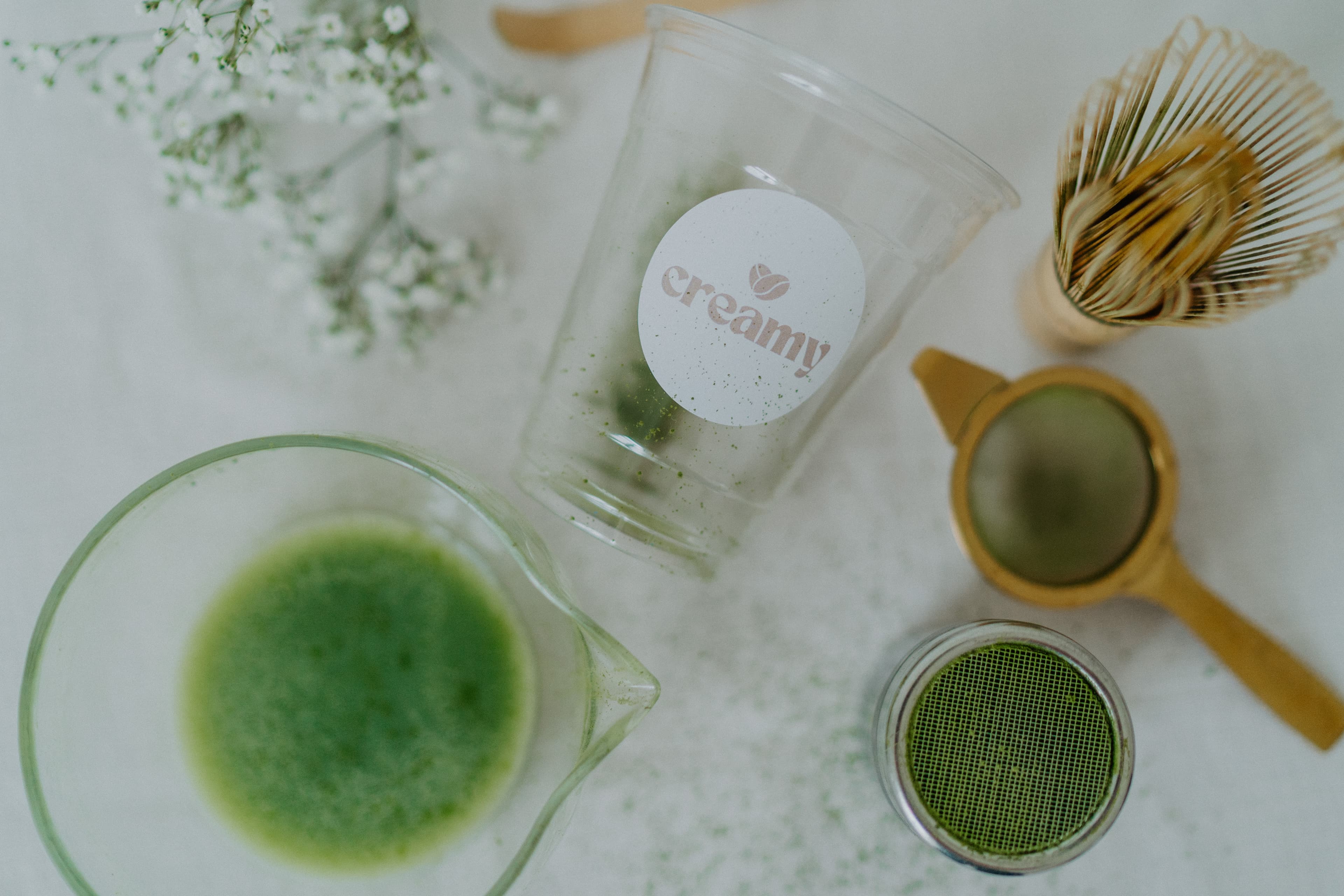 Ceremonial Matcha Flatlay von Creamy Catering